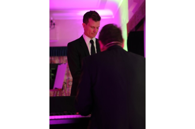 Unsere abendfüllende Show: LauschZauber - Intuition & Emotion.